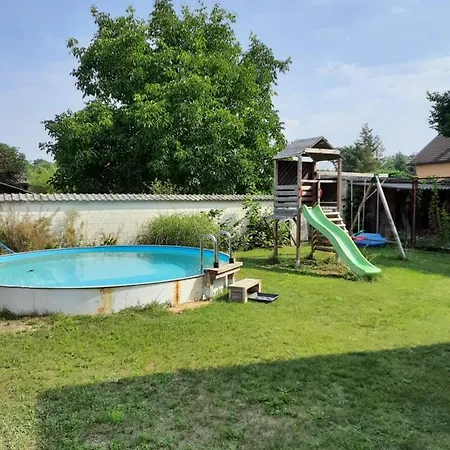 Willa Im Og Zwischen Und Wald Mit Grossem Garten Bestensee
